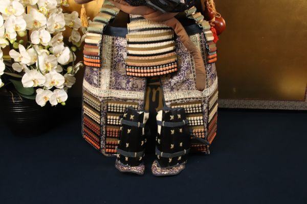 Full-Scale Samurai Armor Display (Kabuto & Gusoku Set) — Black-Lacquer Plates, Orange Silk Lacing, Helmet Stand Included (Modern Japanese Display Armor)