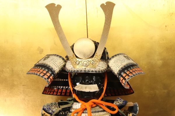 Full-Scale Samurai Armor Display (Kabuto & Gusoku Set) — Black-Lacquer Plates, Orange Silk Lacing, Helmet Stand Included (Modern Japanese Display Armor)
