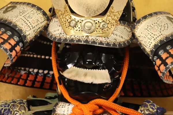 Full-Scale Samurai Armor Display (Kabuto & Gusoku Set) — Black-Lacquer Plates, Orange Silk Lacing, Helmet Stand Included (Modern Japanese Display Armor)