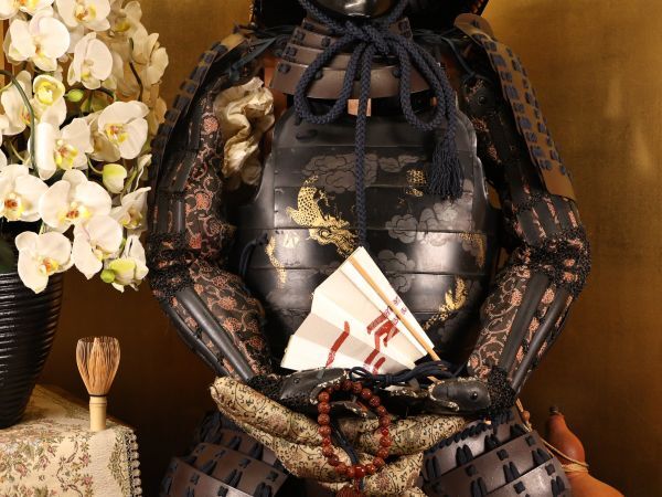 Full-Size Samurai Yoroi Armor with Kabuto Helmet | Antique-Style Gusoku Display Armor | Japanese Samurai Armor & Yoroi