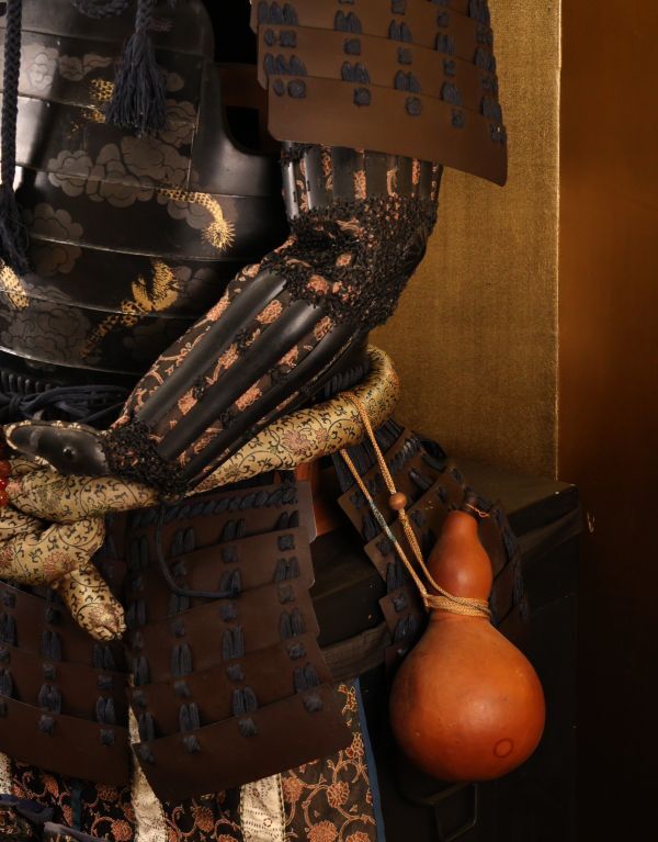 Full-Size Samurai Yoroi Armor with Kabuto Helmet | Antique-Style Gusoku Display Armor | Japanese Samurai Armor & Yoroi