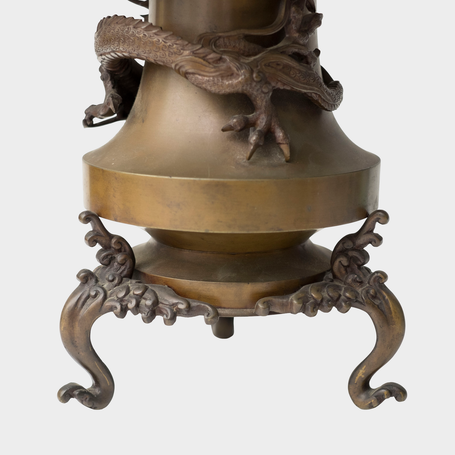 Japanese Bronze Usubata Ikebana Vessel with High-Relief Dragon | Edo–Meiji Period Sculptural Metalwork