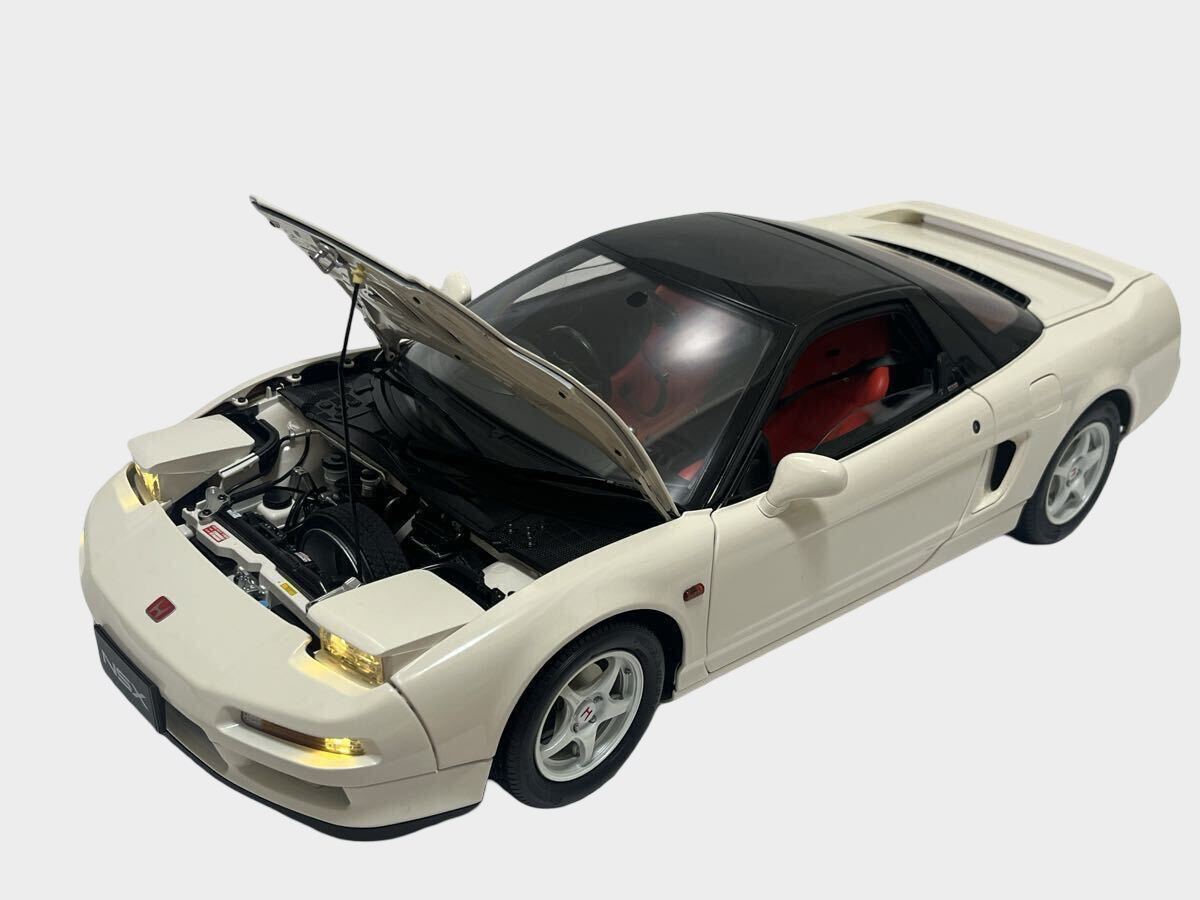 DeAgostini Honda NSX 1/18 Model with Remote Control Lights Opening Hood Detailed Engine Red Interior Display Collectible