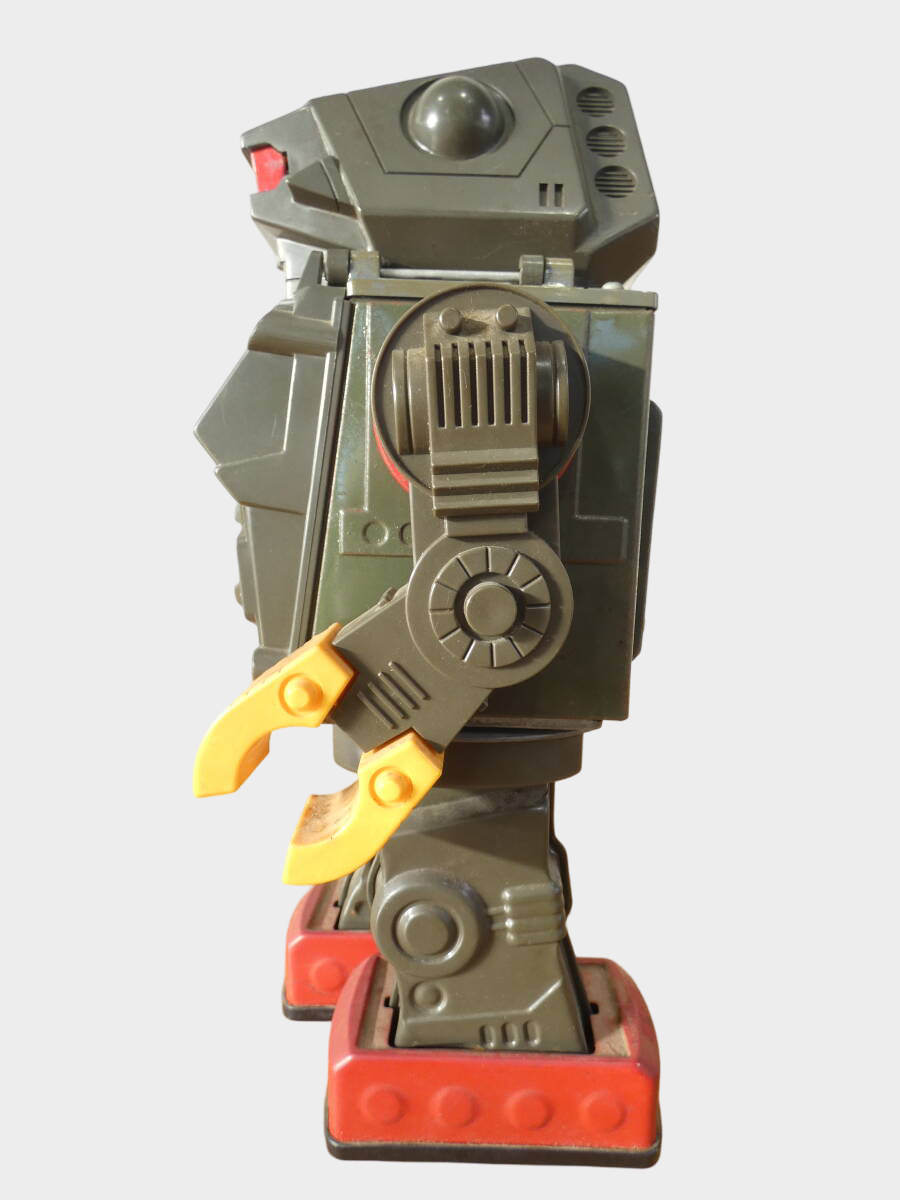 Horikawa COSMIC FIGHTER Electric Robot Japan — 1970s Showa Plastic Space Robot (Display)