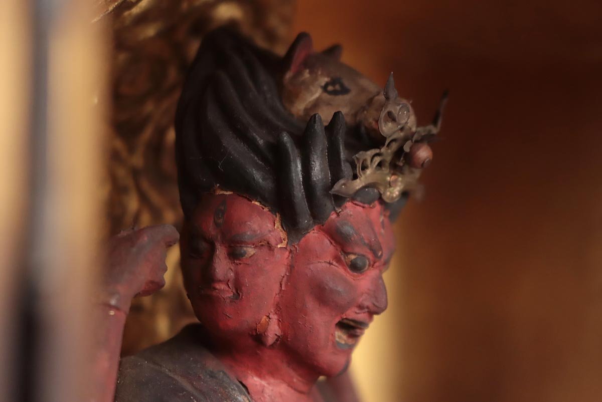 Bato Kannon Zushi (Horse-Head Kannon) — Eight-Armed Polychrome Wood Image | Edo-Period Esoteric Protector | Portable Shrine Cabinet (37.4 cm)