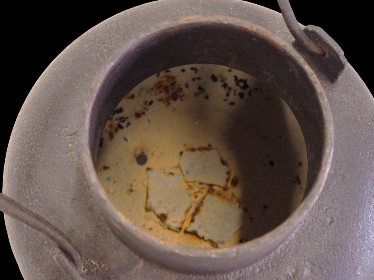 Japanese Cast-Iron Tetsubin Tea Kettle with Copper Lid and Tomobako, Master-Style Ironware, Leak-Tested