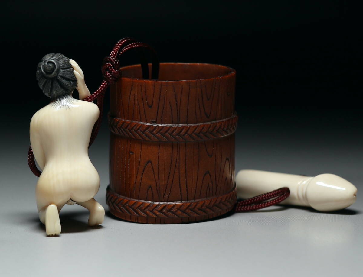 Japanese Erotic Netsuke Figure with Bath Tub — Concealed Shunga Ivory Ensemble, Mammoth Tusk, Showa Period