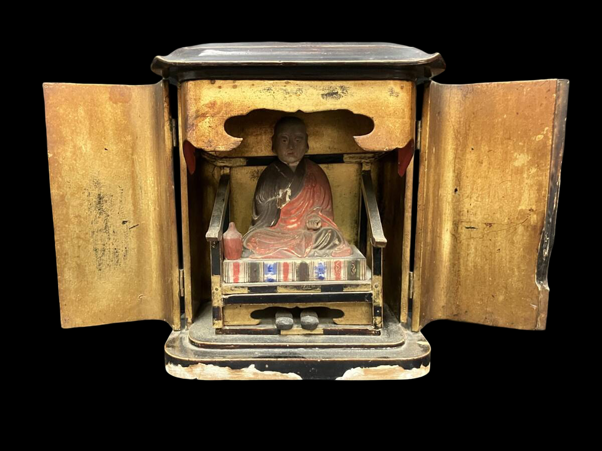 Kobo Daishi (Kukai) Devotional Figure in Black Lacquer Zushi — Gold Interior Portable Shrine Case with Polychrome Icon (Approx. 22.7 cm Zushi / 15 cm Figure) — Compact Lineage Anchor for Study Altar