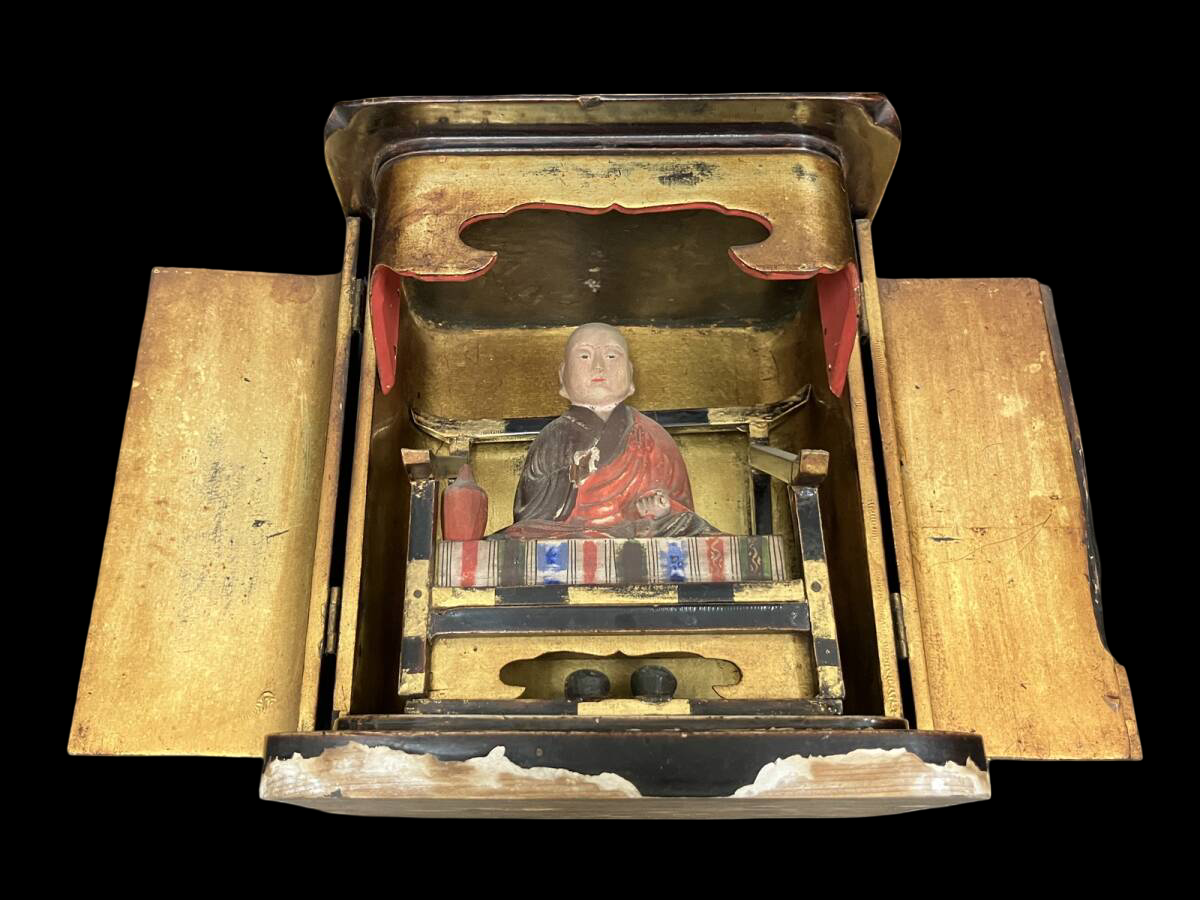 Kobo Daishi (Kukai) Devotional Figure in Black Lacquer Zushi — Gold Interior Portable Shrine Case with Polychrome Icon (Approx. 22.7 cm Zushi / 15 cm Figure) — Compact Lineage Anchor for Study Altar