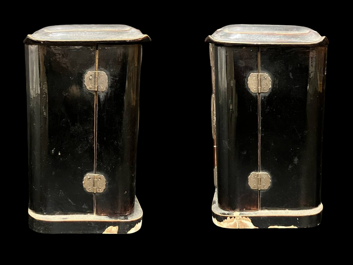 Kobo Daishi (Kukai) Devotional Figure in Black Lacquer Zushi — Gold Interior Portable Shrine Case with Polychrome Icon (Approx. 22.7 cm Zushi / 15 cm Figure) — Compact Lineage Anchor for Study Altar