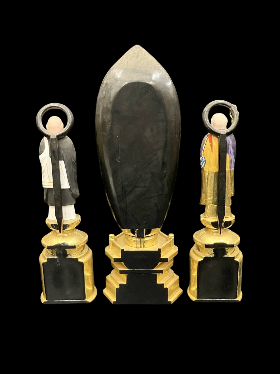 Jodo Shinshu Triad Set — Amida Nyorai with Founder & Lineage Buddhist Monk Figures (Polychrome Wood + Gilt) — Compact Altar-Ready Ensemble for Domestic Sanctuary