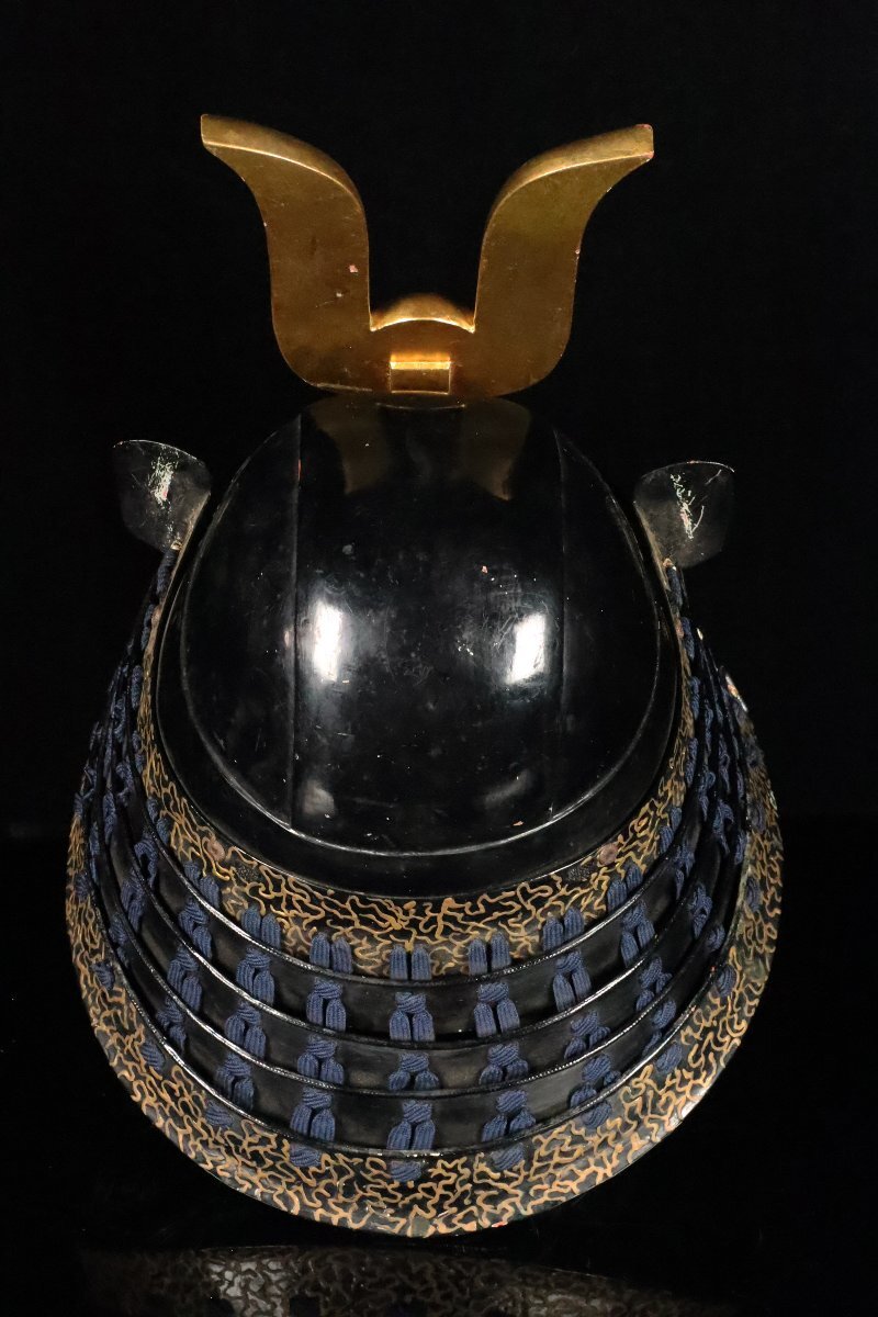 Edo-Period Honka Iron Kabuto | Black Lacquer Bowl | Carved Wooden Crest Set with Gilt “Kuwagata” Form | Samurai Helmet Artifact