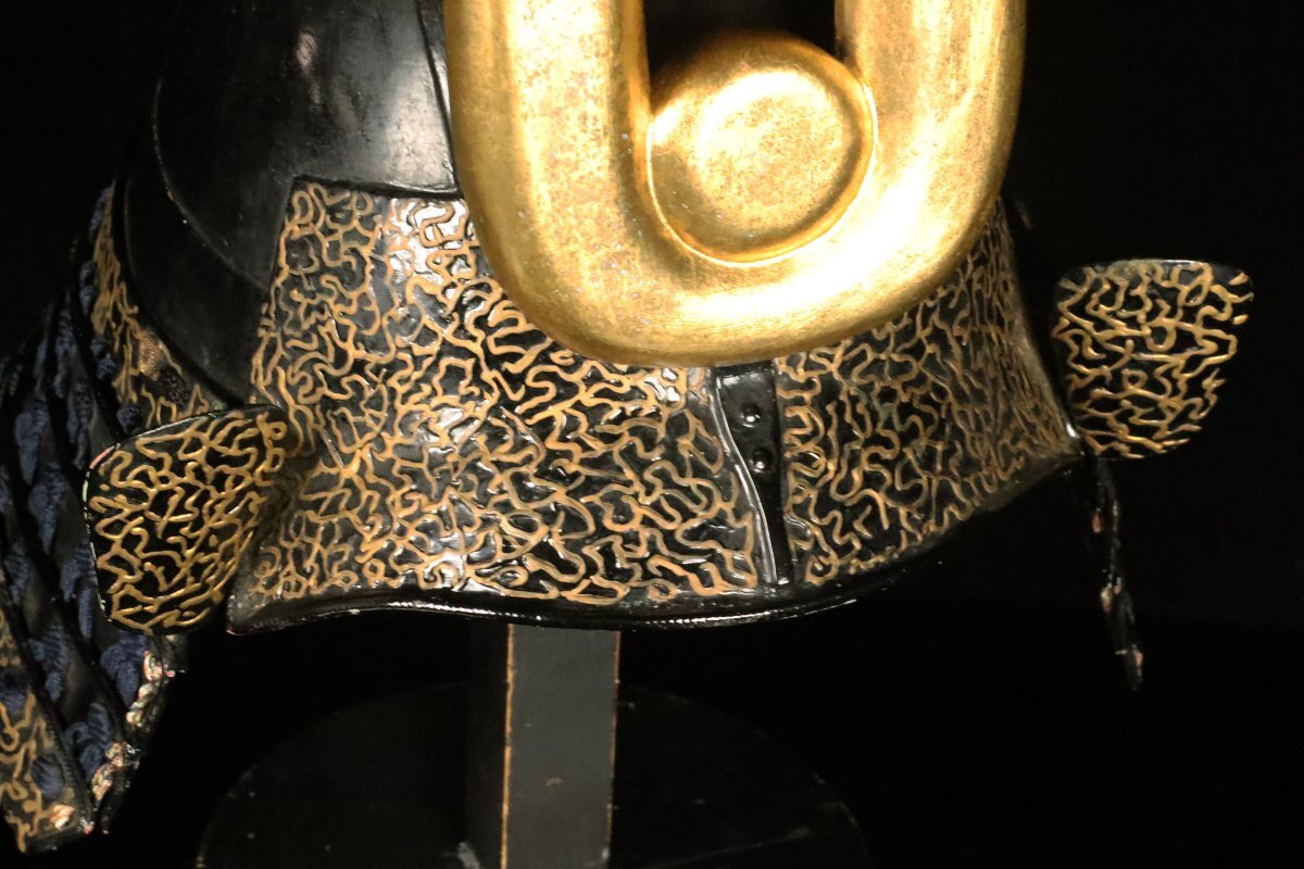 Edo-Period Honka Iron Kabuto | Black Lacquer Bowl | Carved Wooden Crest Set with Gilt “Kuwagata” Form | Samurai Helmet Artifact