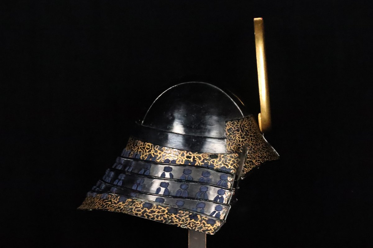 Edo-Period Honka Iron Kabuto | Black Lacquer Bowl | Carved Wooden Crest Set with Gilt “Kuwagata” Form | Samurai Helmet Artifact