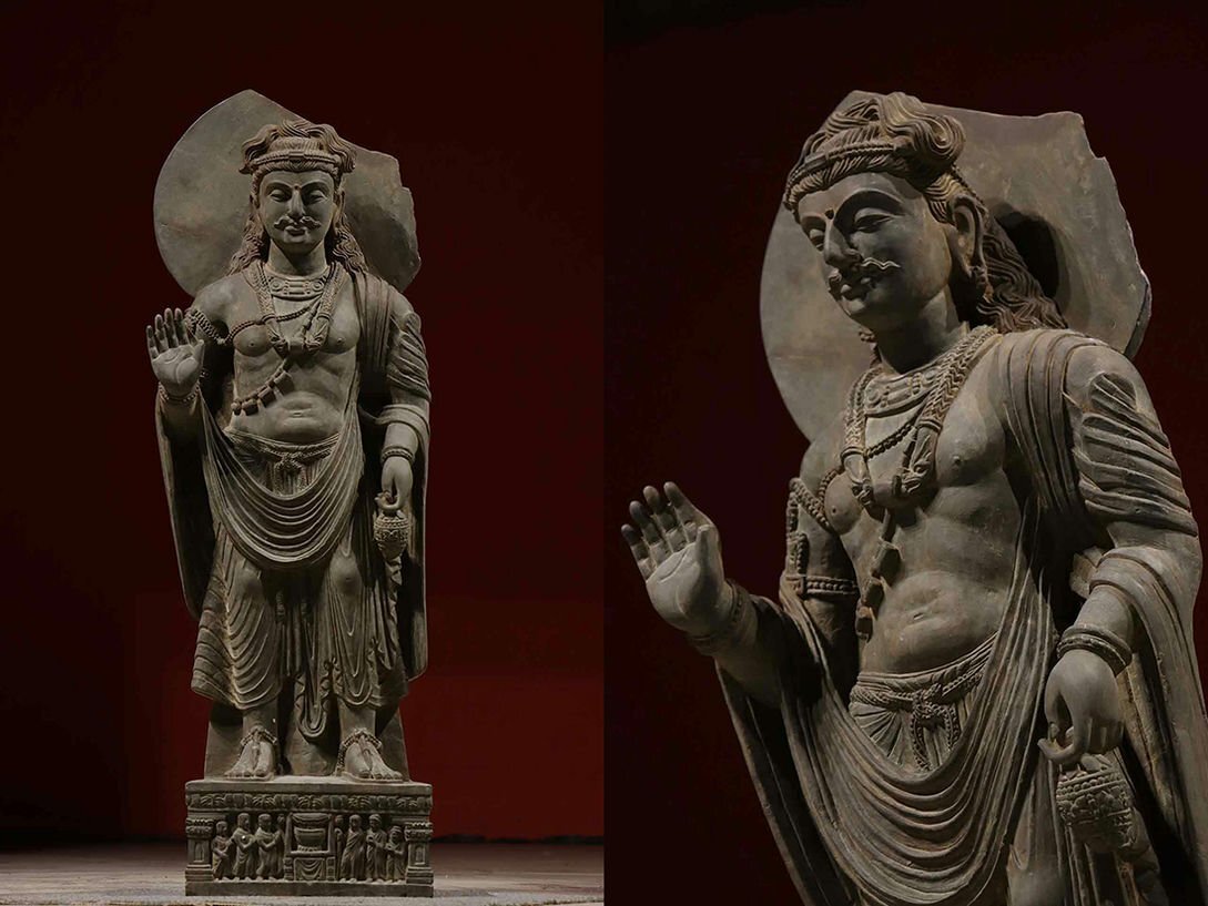 Kushan-Era Gandhara Grey Schist Standing Bodhisattva (Maitreya-Type), Abhaya Gesture, Relief Base Narrative, Monumental 107cm Stone Sculpture (2nd–3rd c.)