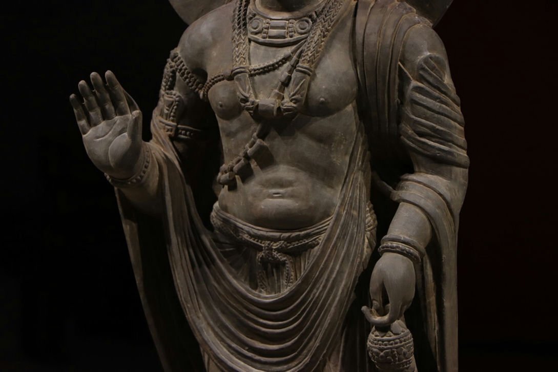 Kushan-Era Gandhara Grey Schist Standing Bodhisattva (Maitreya-Type), Abhaya Gesture, Relief Base Narrative, Monumental 107cm Stone Sculpture (2nd–3rd c.)