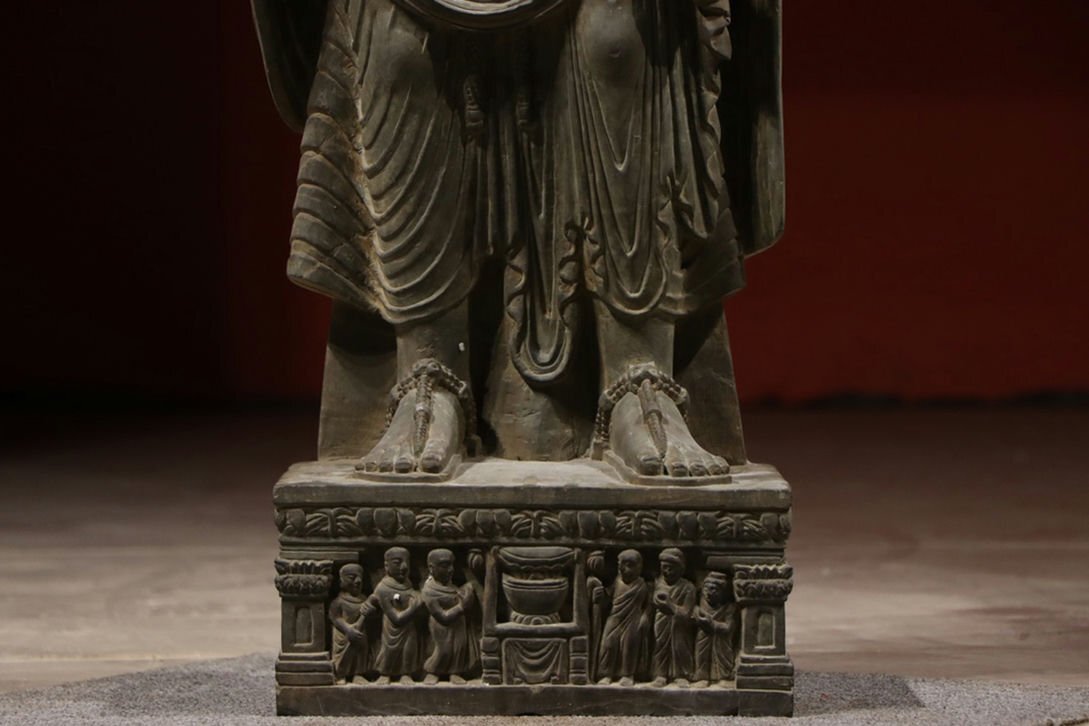 Kushan-Era Gandhara Grey Schist Standing Bodhisattva (Maitreya-Type), Abhaya Gesture, Relief Base Narrative, Monumental 107cm Stone Sculpture (2nd–3rd c.)