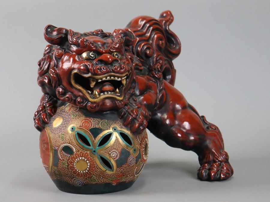 Kutani Ware Shishi Lion Figure | Polychrome Ceramic Guardian Sculpture | Approx. 32.7 cm