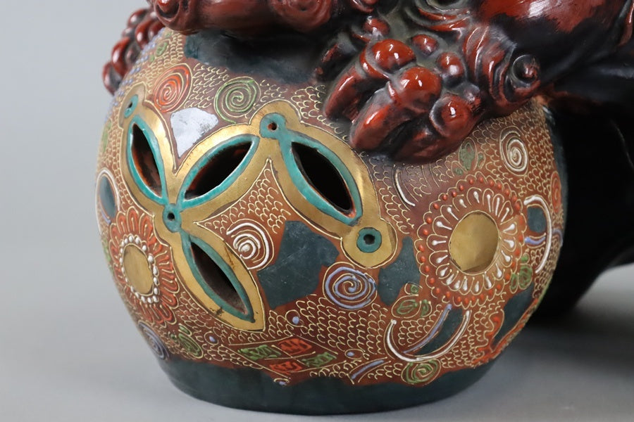 Kutani Ware Shishi Lion Figure | Polychrome Ceramic Guardian Sculpture | Approx. 32.7 cm