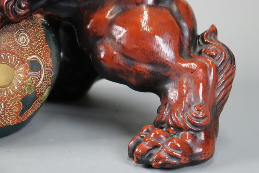 Kutani Ware Shishi Lion Figure | Polychrome Ceramic Guardian Sculpture | Approx. 32.7 cm
