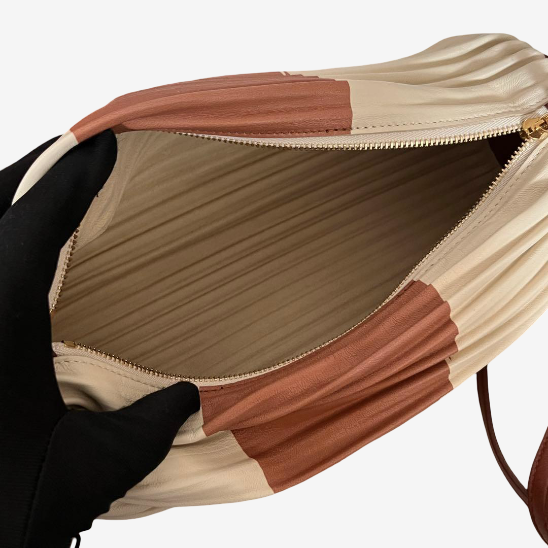 LOEWE x Studio Ghibli GBL Heen Bag Howls Moving Castle Leather Crossbody Rare Limited Japan