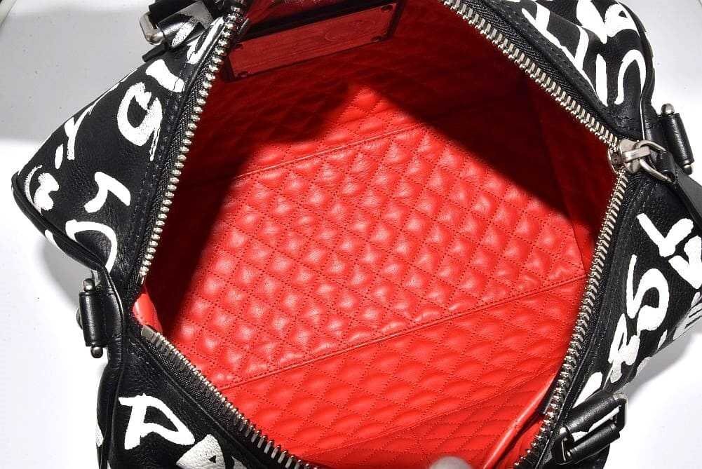 LOUIS VUITTON Speedy P9 Bandoulière 30 Scribble M26175 Black & White Leather NIGO Edition