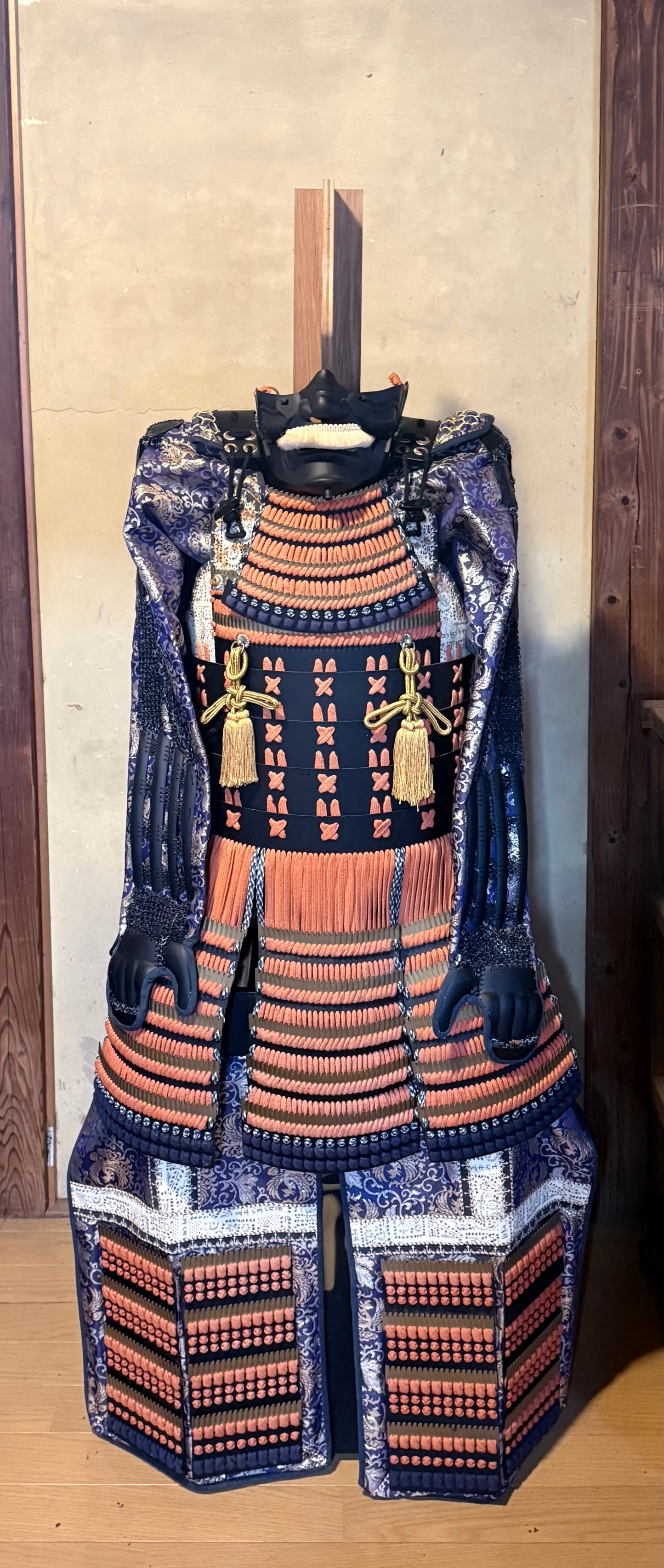 Life Size Samurai Armor Display 165cm Modern Tosei Gusoku Black Do Sugake Lacing with Armor Chest