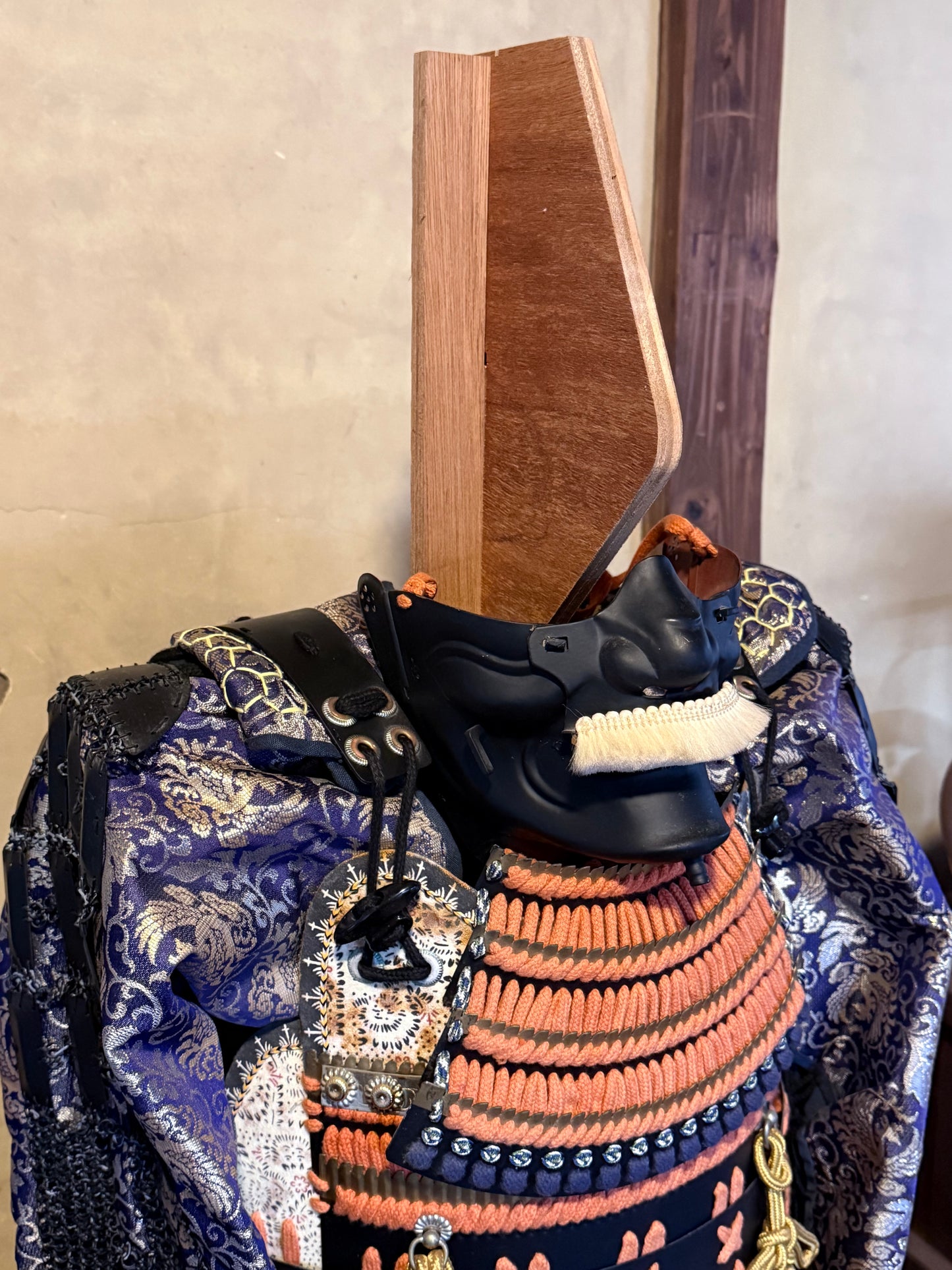 Life Size Samurai Armor Display 165cm Modern Tosei Gusoku Black Do Sugake Lacing with Armor Chest