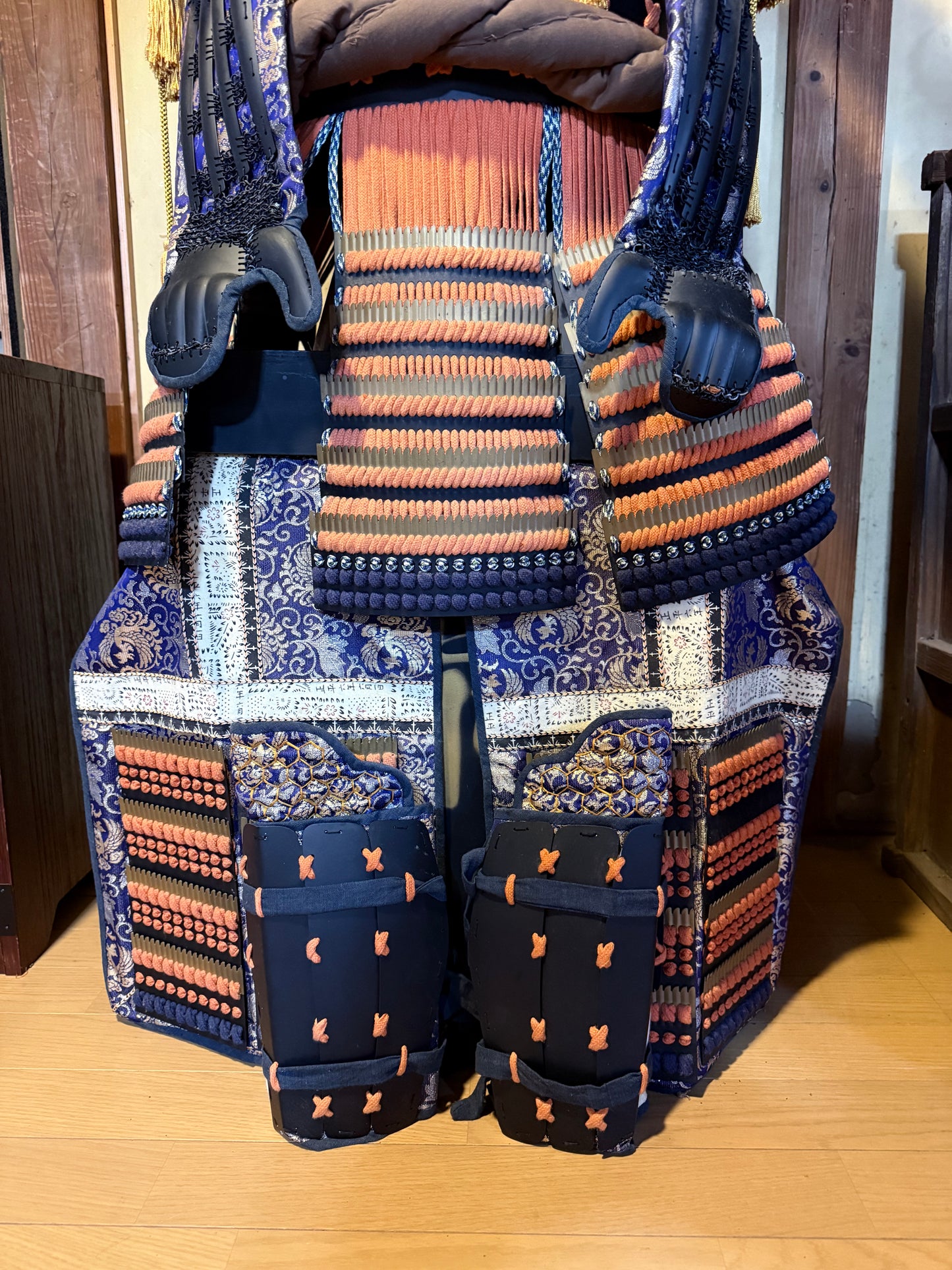 Life Size Samurai Armor Display 165cm Modern Tosei Gusoku Black Do Sugake Lacing with Armor Chest