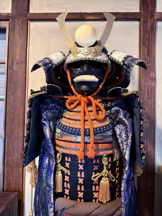 Life Size Samurai Armor Display 165cm Modern Tosei Gusoku Black Do Sugake Lacing with Armor Chest