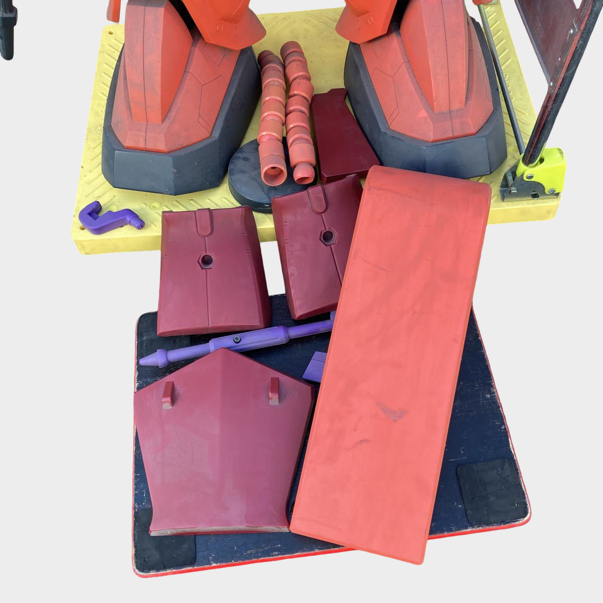 Life-Size Zaku II Gundam Display Figure — Char Custom Commercial Shop Mecha Robot Warrior Statue HY2M Bandai