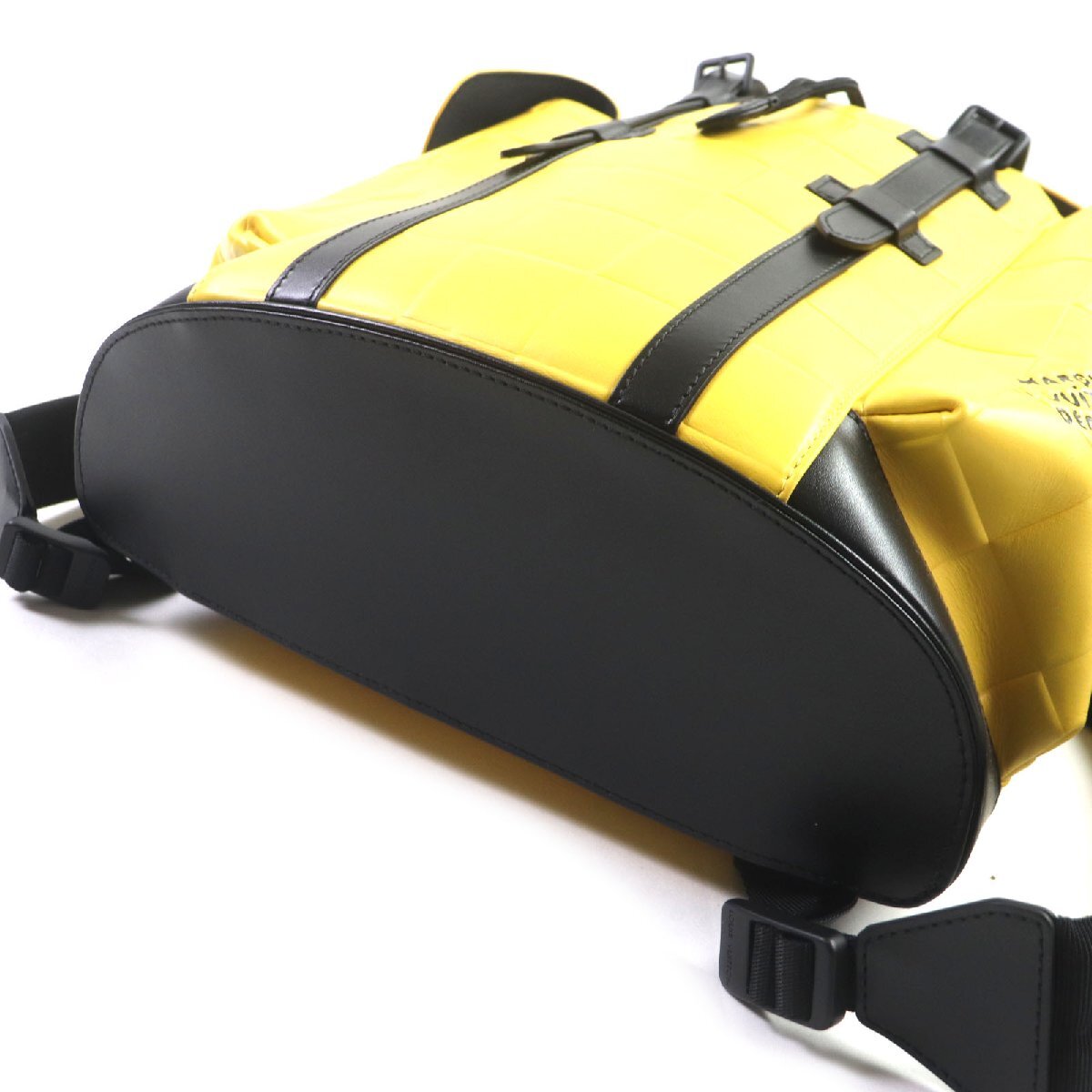 Louis Vuitton Damier Scuba Christopher MM M25016 Jaune Yellow Leather Backpack