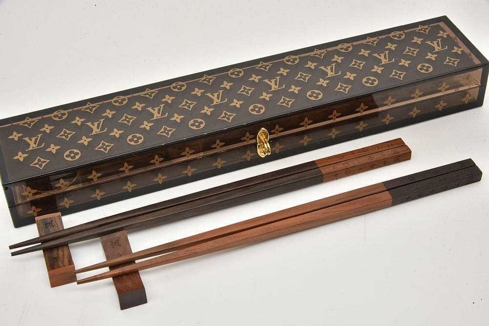 Louis Vuitton Monogram Chopsticks Set M99171 – 25th Anniversary Japan Edition · Rosewood · Unused Collector-Grade Gift Set