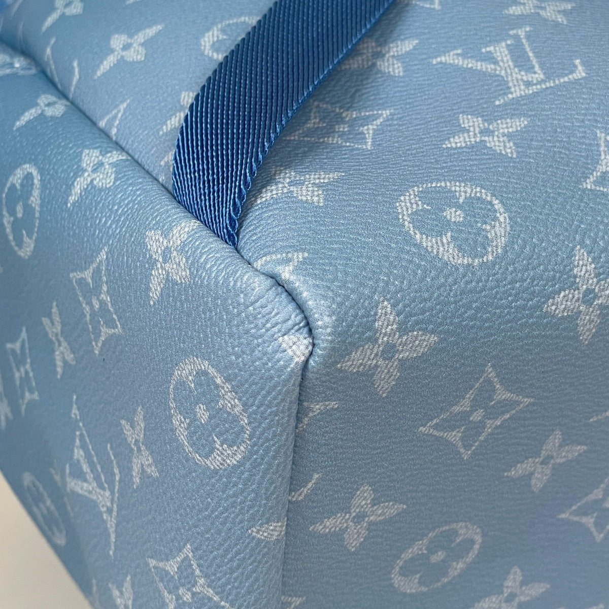 Mochila multibolsillos Louis Vuitton Virgil Abloh Monogram Clouds M45441, lona revestida azul, FW20