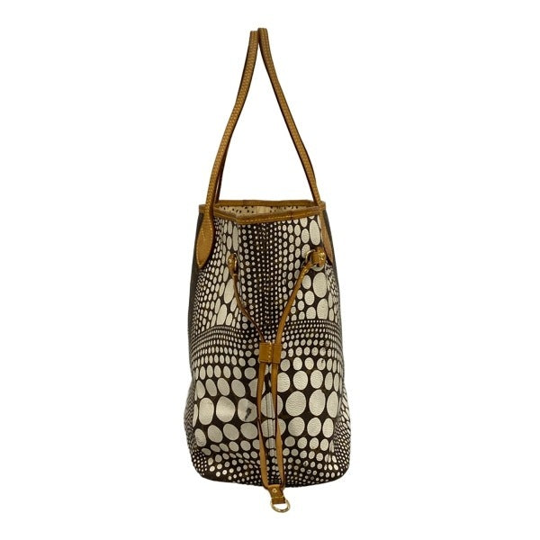 Louis Vuitton x Yayoi Kusama Neverfull MM M40684 Monogram Waves White Dots Limited Tote Bag