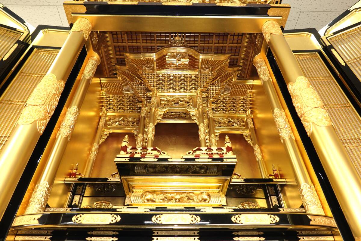 Monumental Three-Way Opening Gold Butsudan Cabinet — Palace-Scale Ritual Architecture, Black Lacquer & Pure-Gold Surface Work, Mother-of-Pearl Detail (183cm)
