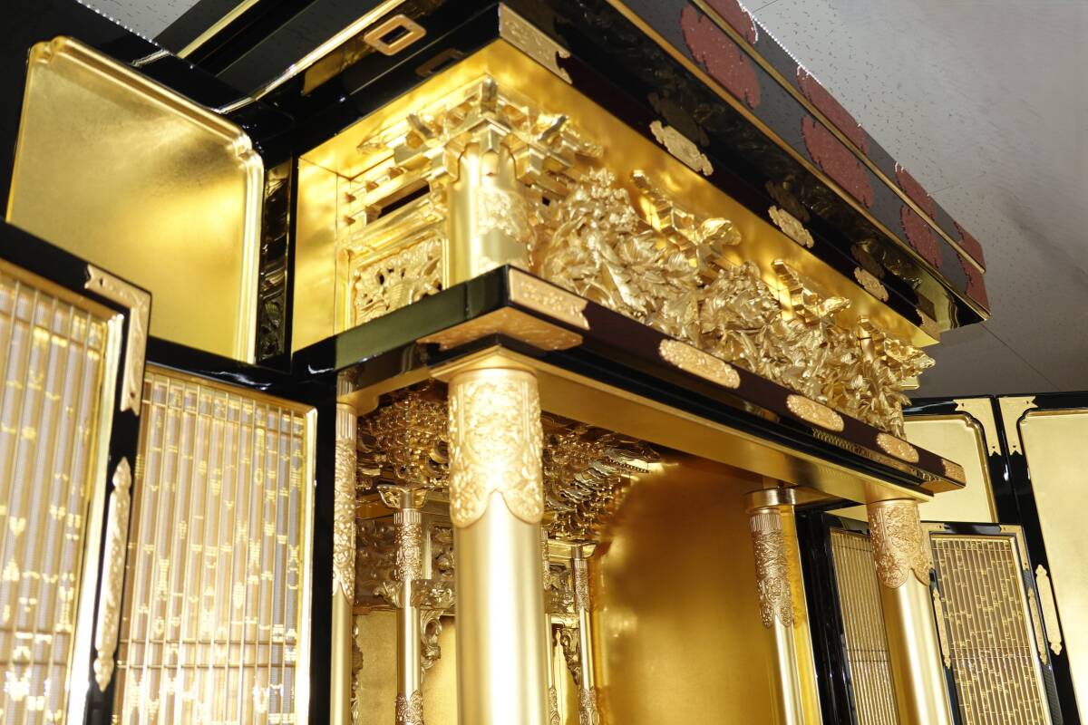 Monumental Three-Way Opening Gold Butsudan Cabinet — Palace-Scale Ritual Architecture, Black Lacquer & Pure-Gold Surface Work, Mother-of-Pearl Detail (183cm)