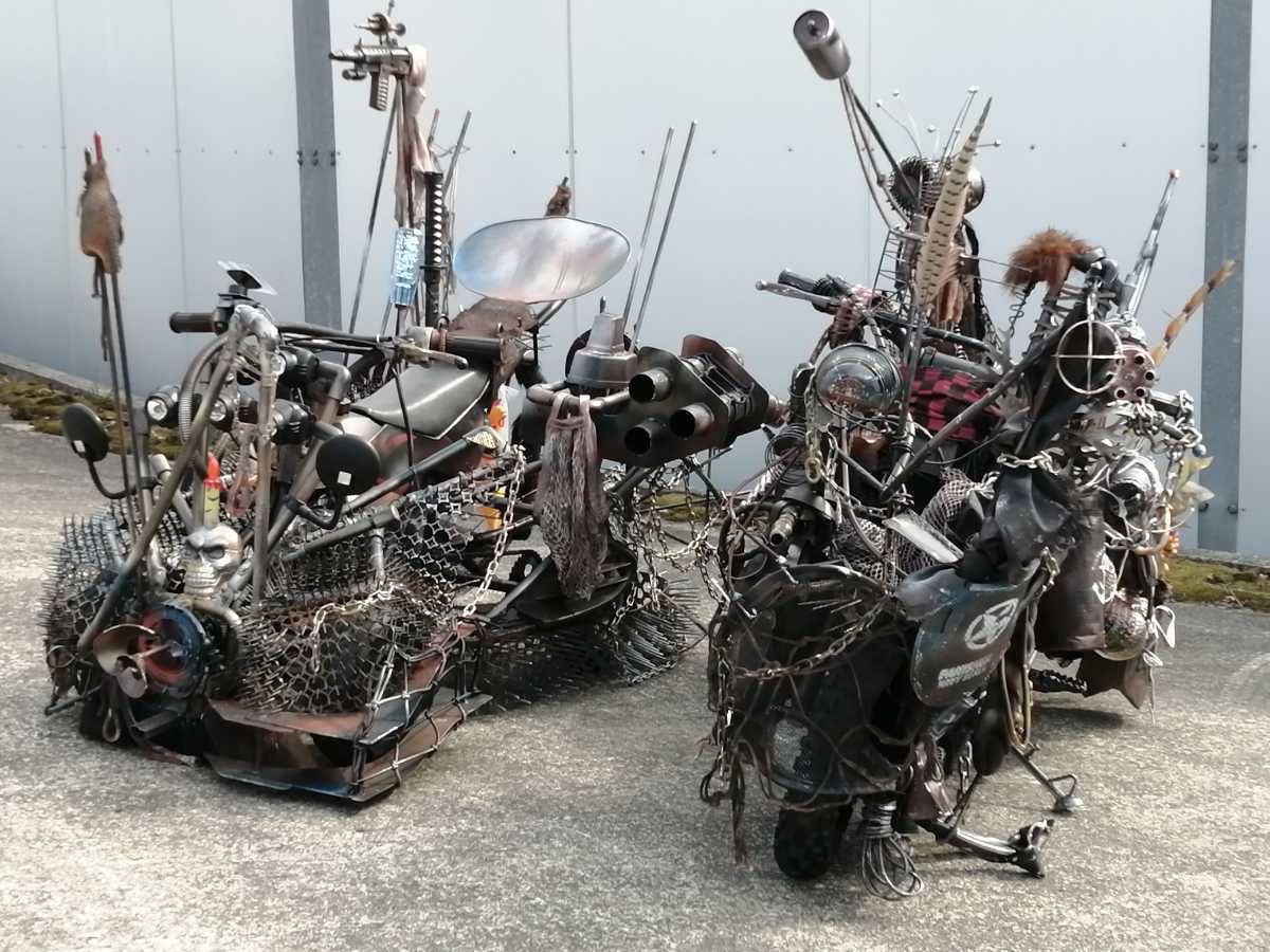 Mad Max Wasteland Custom Machines 2-Piece Set Pocket Bike + Buggy Industrial Scrap Art Vehicles Steampunk Battle Build