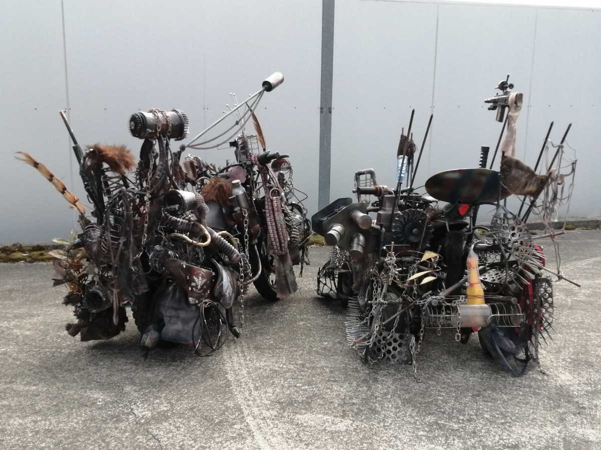 Mad Max Wasteland Custom Machines 2-Piece Set Pocket Bike + Buggy Industrial Scrap Art Vehicles Steampunk Battle Build