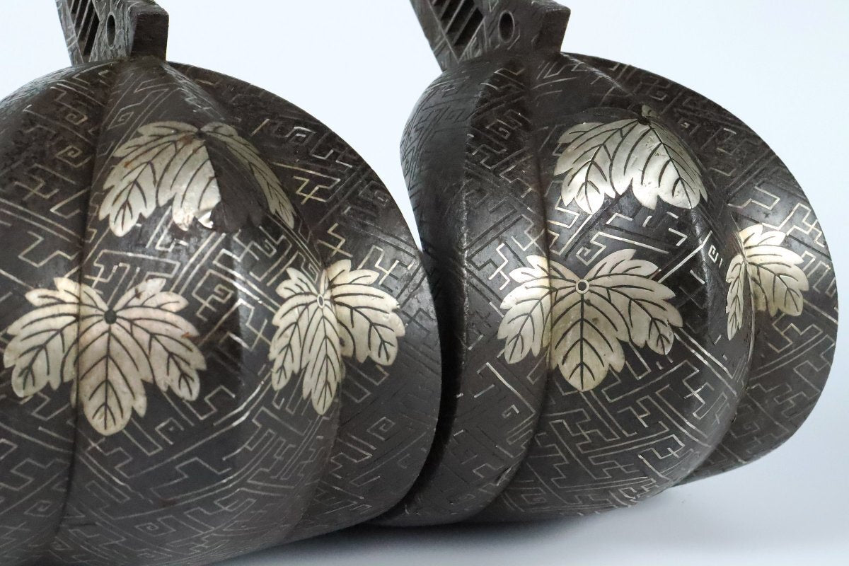Momoyama–Early Edo Samurai Abumi Stirrups Pair, Heijō Zōgan Inlay, Hosokawa Clan Provenance