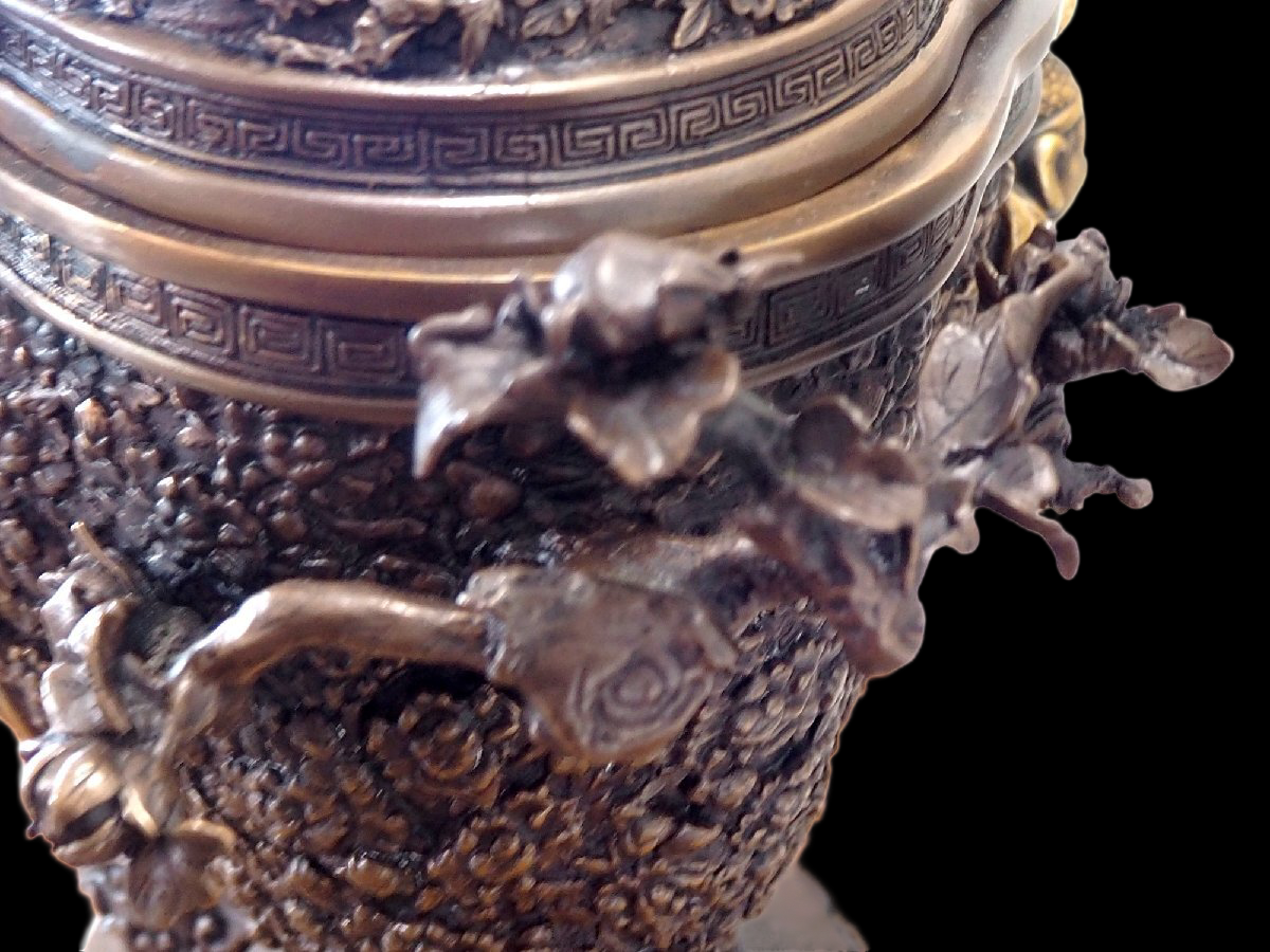 Monumental Bronze Incense Burner on Pedestal — Shishi Lid Finial, High-Relief 'Bubble' Surface, Meiji-Era Revival Craft (51 cm Tall)