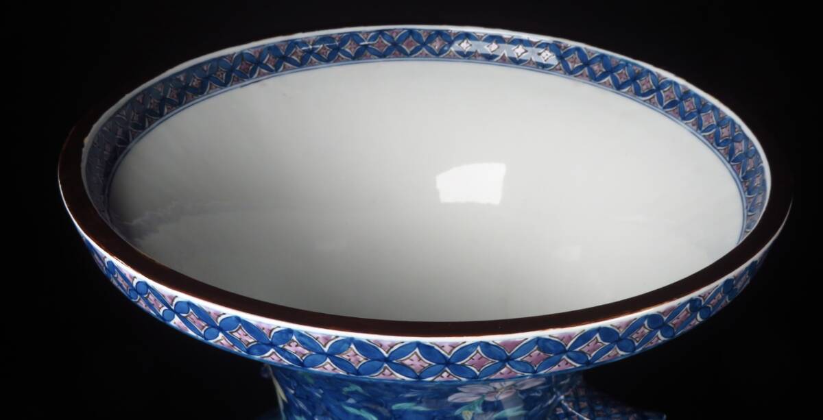 Museum-Grade Hayama Yuki Signed Japanese Porcelain Vase with Floral Millefleur Field — Twin-Handle Form — 45 cm Decorative Floor Vessel