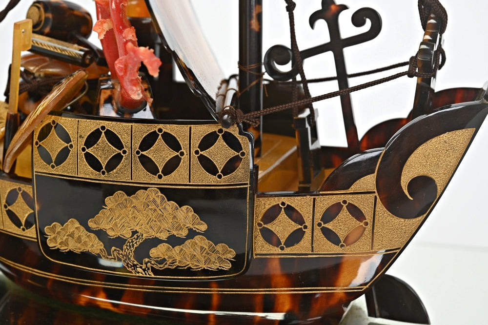 Nagasaki Bekko Phoenix Treasure Ship — Plate-Constructed Decorative Vessel with Blood-Red Coral Accents | Includes Glass Display Case (30 cm)