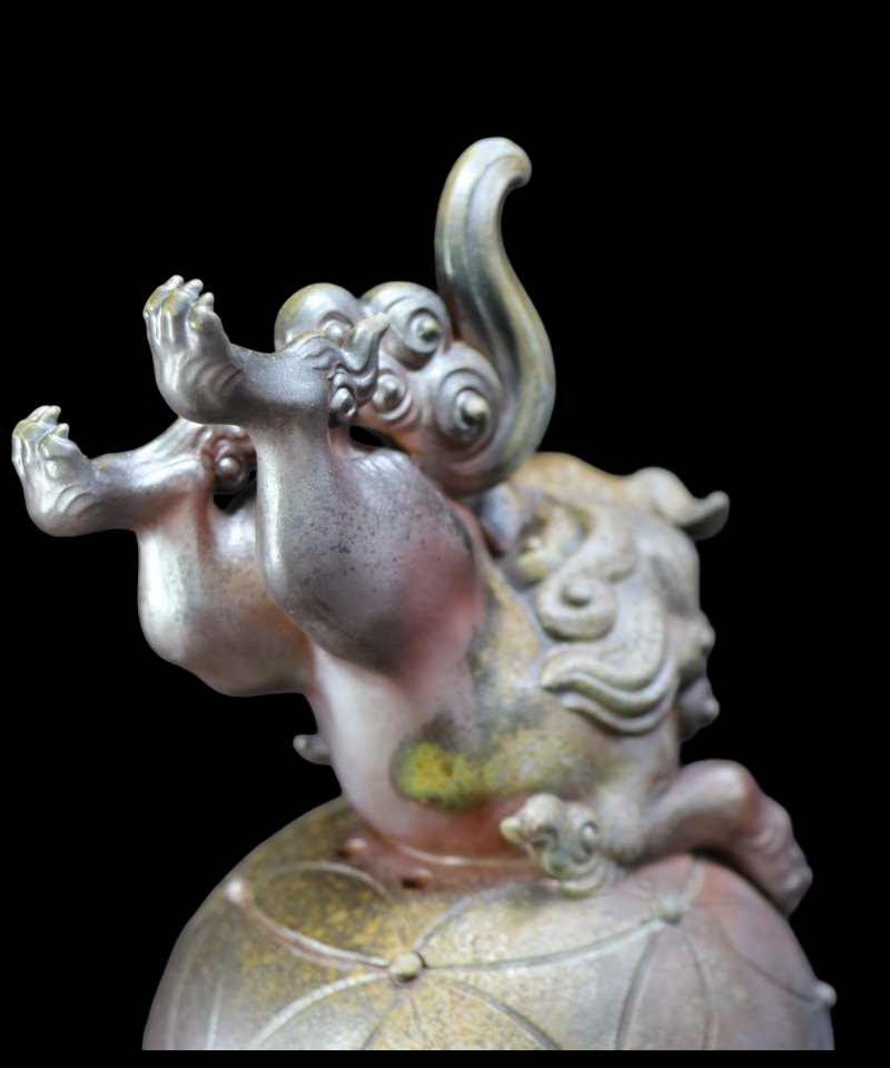 Nishimura Harusei Bizen Ware Shishi Incense Burner — Dynamic 'Leaping Lion' Sculpture, Finely Carved Detail, Tomobako