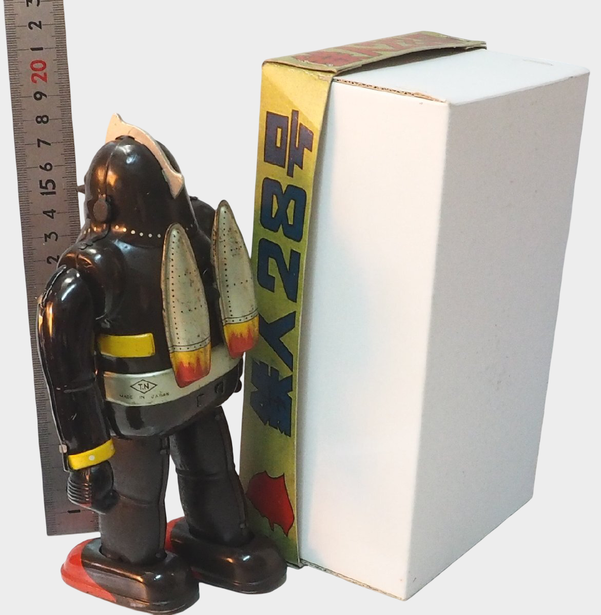 Nomura Tetsujin 28 Embossed Tin Robot with Box – Early Black Body Variant, Wind-Up Walking, Postwar Japan