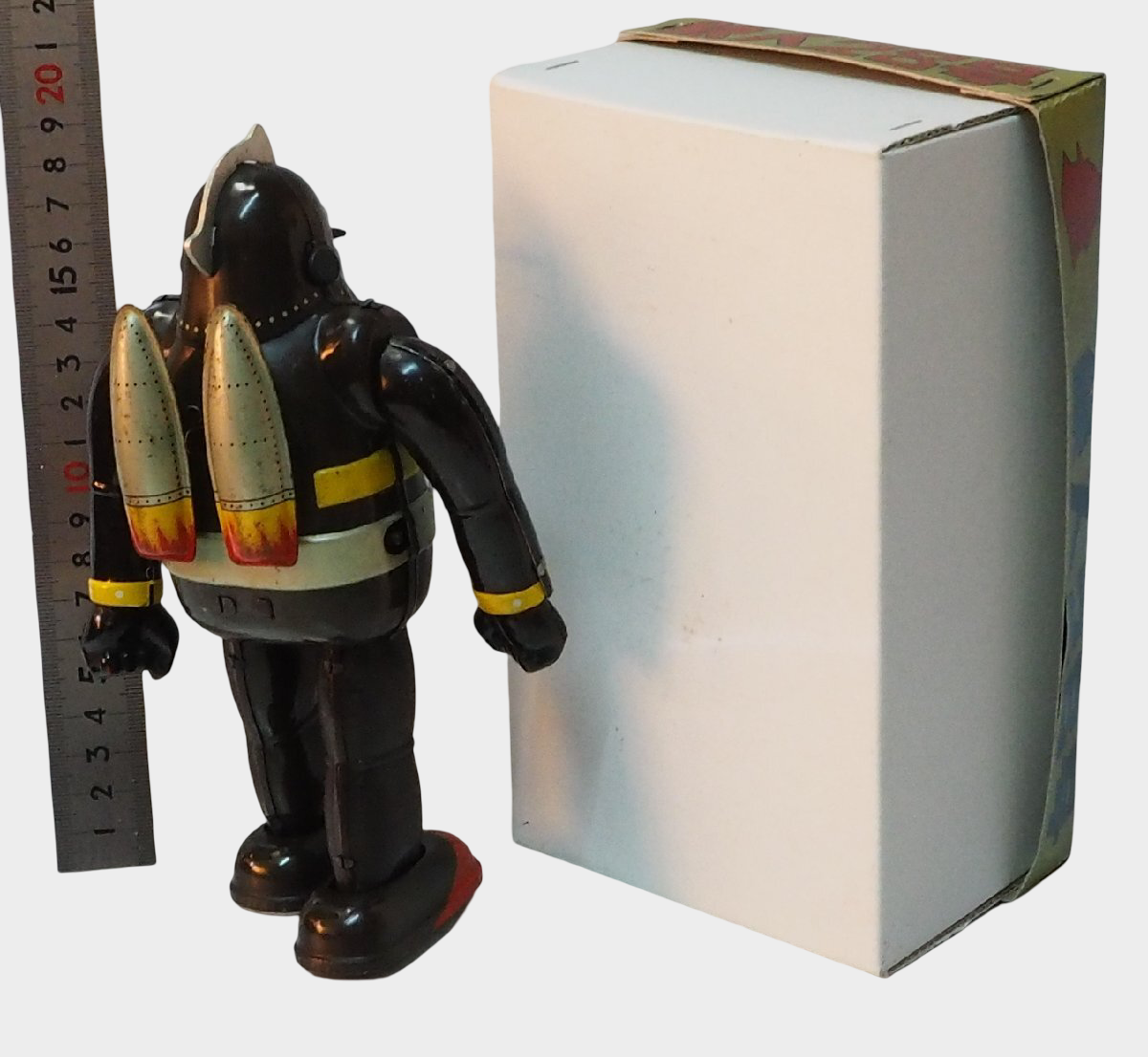 Nomura Tetsujin 28 Embossed Tin Robot with Box – Early Black Body Variant, Wind-Up Walking, Postwar Japan