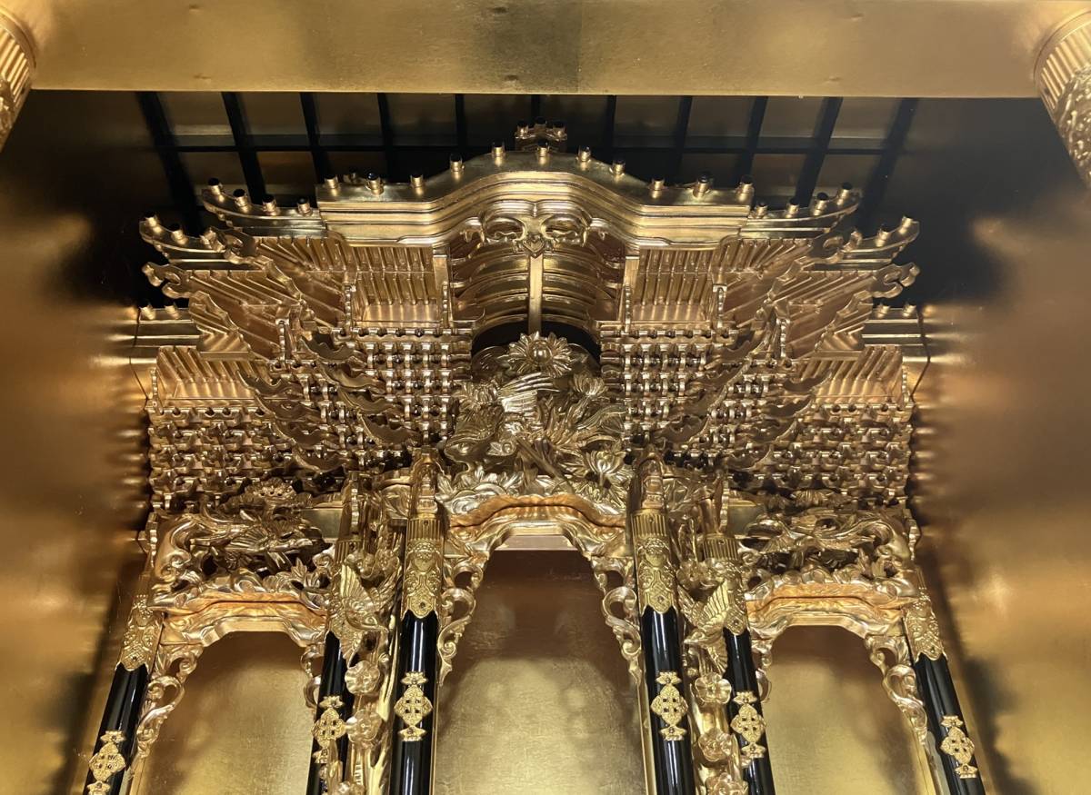 Deadstock Otani-ha Gold Butsudan Altar — Two-Tier Guden Architecture, Black Lacquer & Gold Interior (Approx. 161 cm Height) — Estate / Temple-Grade Domestic Shrine