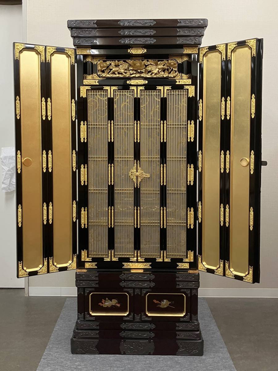 Deadstock Otani-ha Gold Butsudan Altar — Two-Tier Guden Architecture, Black Lacquer & Gold Interior (Approx. 161 cm Height) — Estate / Temple-Grade Domestic Shrine