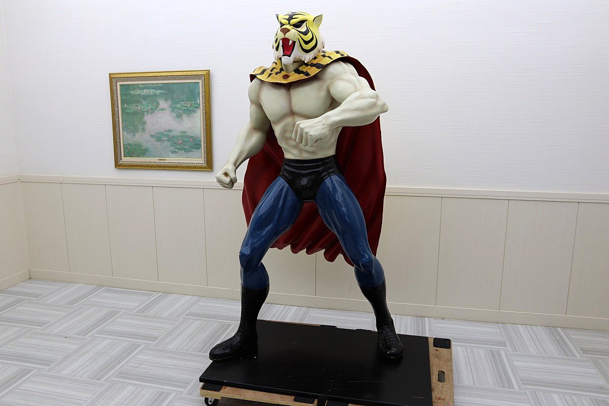 Life-Size Japanese Anime Hero Tiger Mask Wrestler Display Figure — 183cm FRP Exhibition Statue, Showa Wrestling Icon