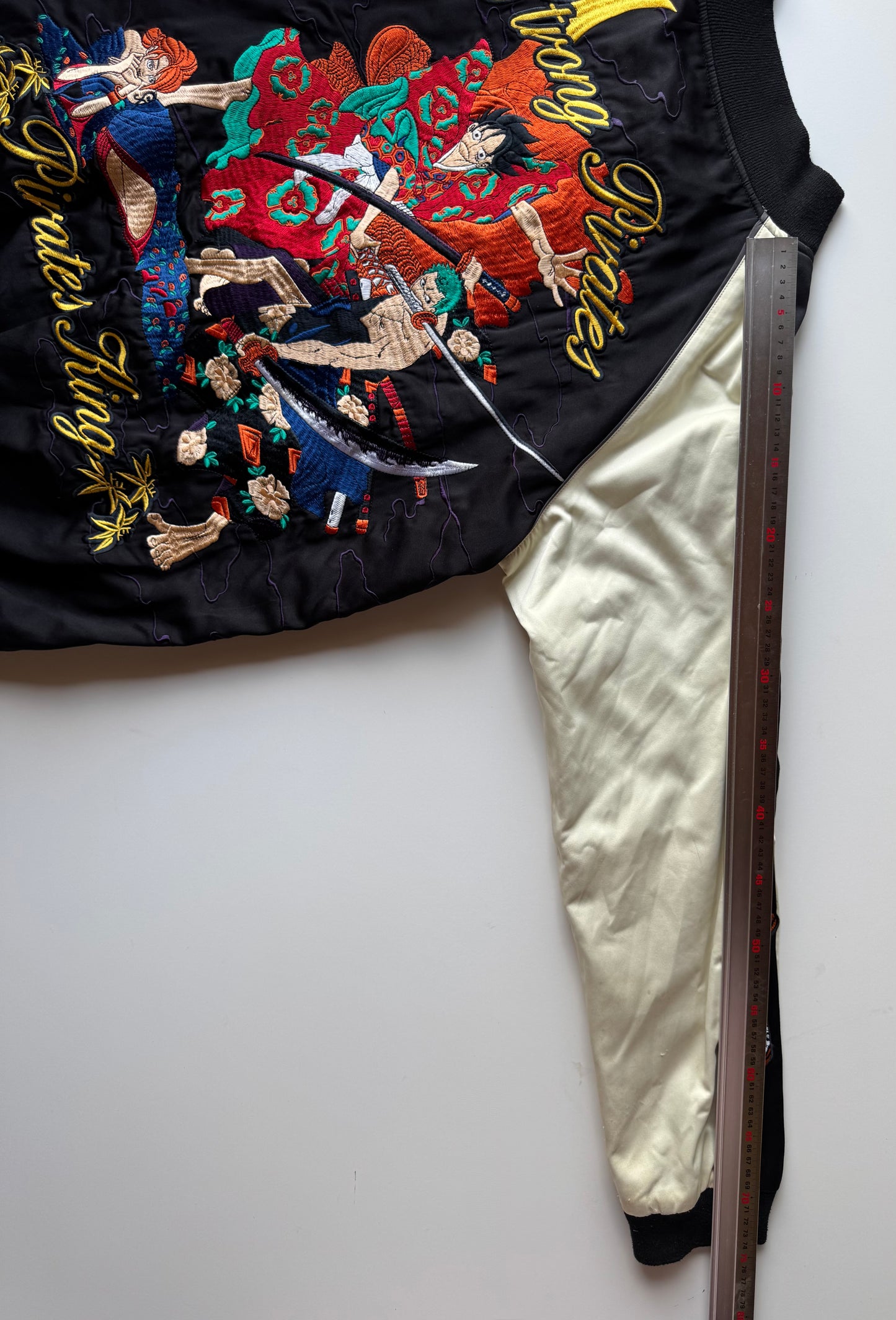 ONE PIECE Reversible Sukajan Jacket Luffy Zoro Nami Embroidery, Mugiwara Pirates Anime Souvenir Bomber, Relaxed L–XL Fit